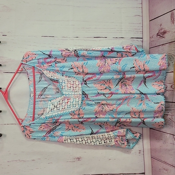 Crown & Ivy Light Blue & Pink Split V-neck Blouse w/Crochet Inlay - Picture 6 of 9
